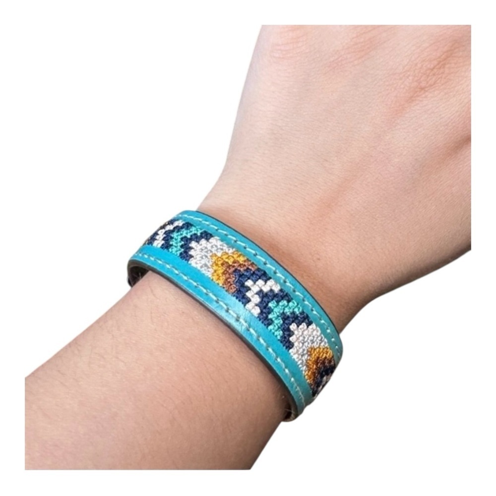 Justin Boots Genuine Leather Embroidered Bracelet - NWT - Picture 4 of 4
